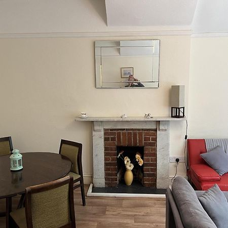 The Talbot And Apartment Iwerne Minster Buitenkant foto