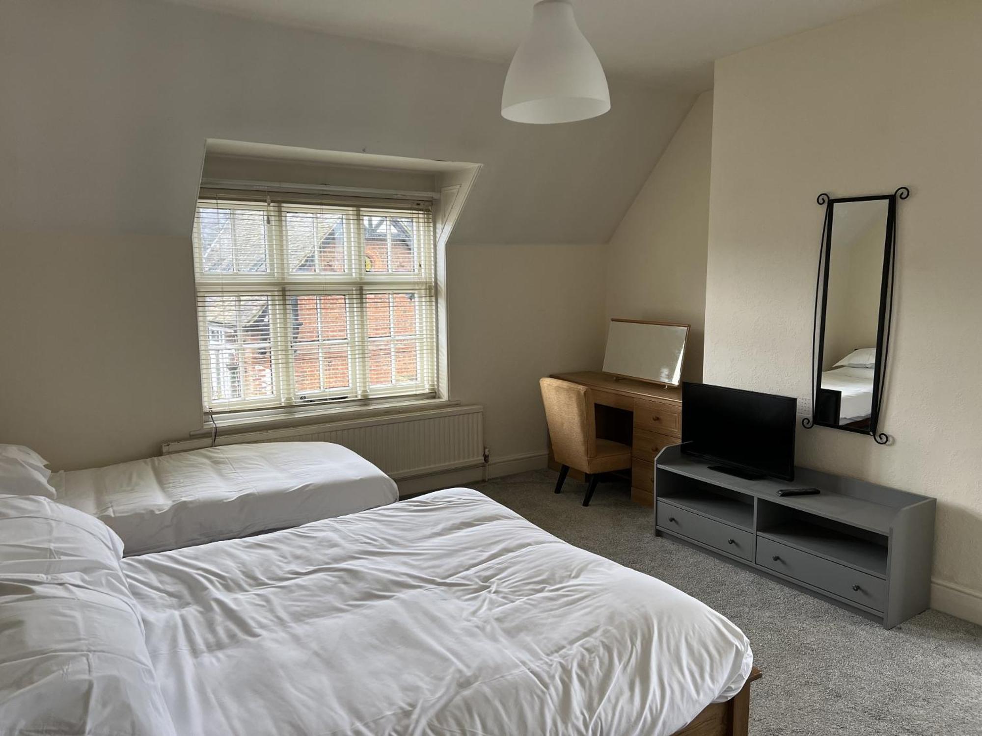 The Talbot And Apartment Iwerne Minster Buitenkant foto