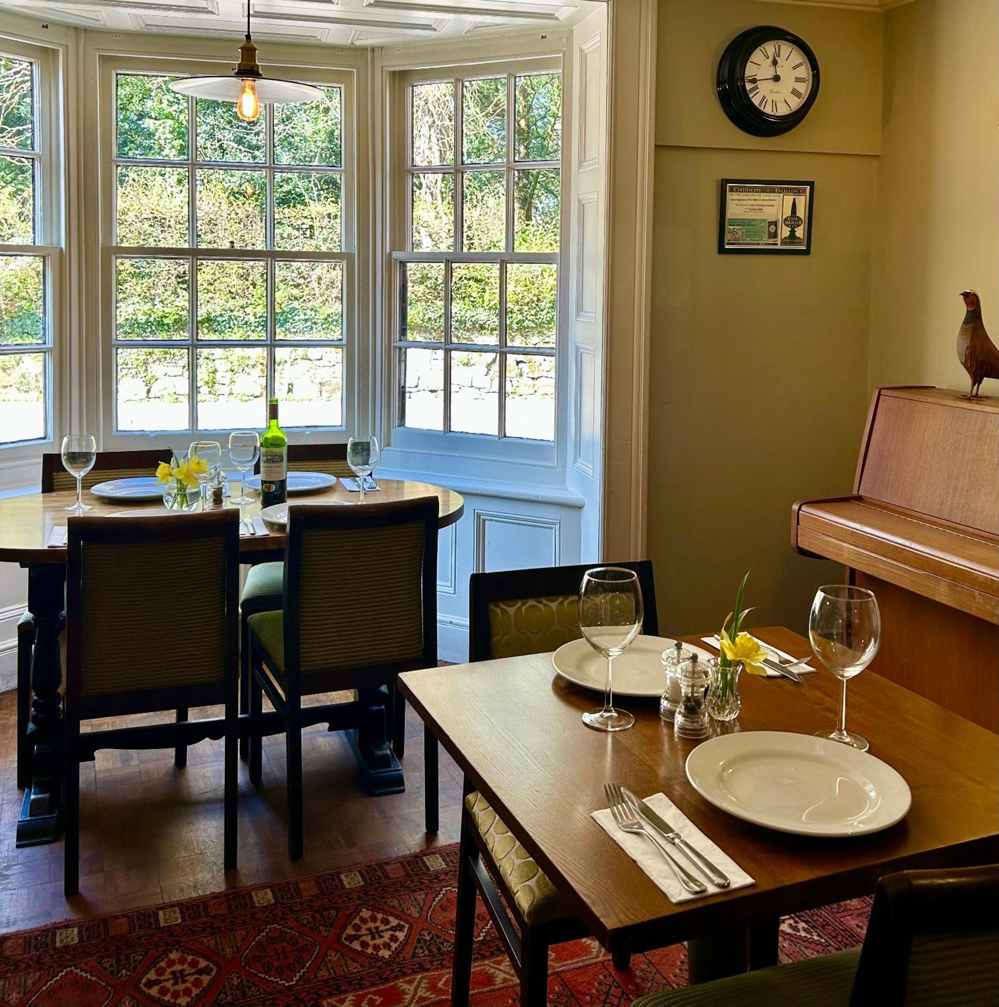 The Talbot And Apartment Iwerne Minster Buitenkant foto