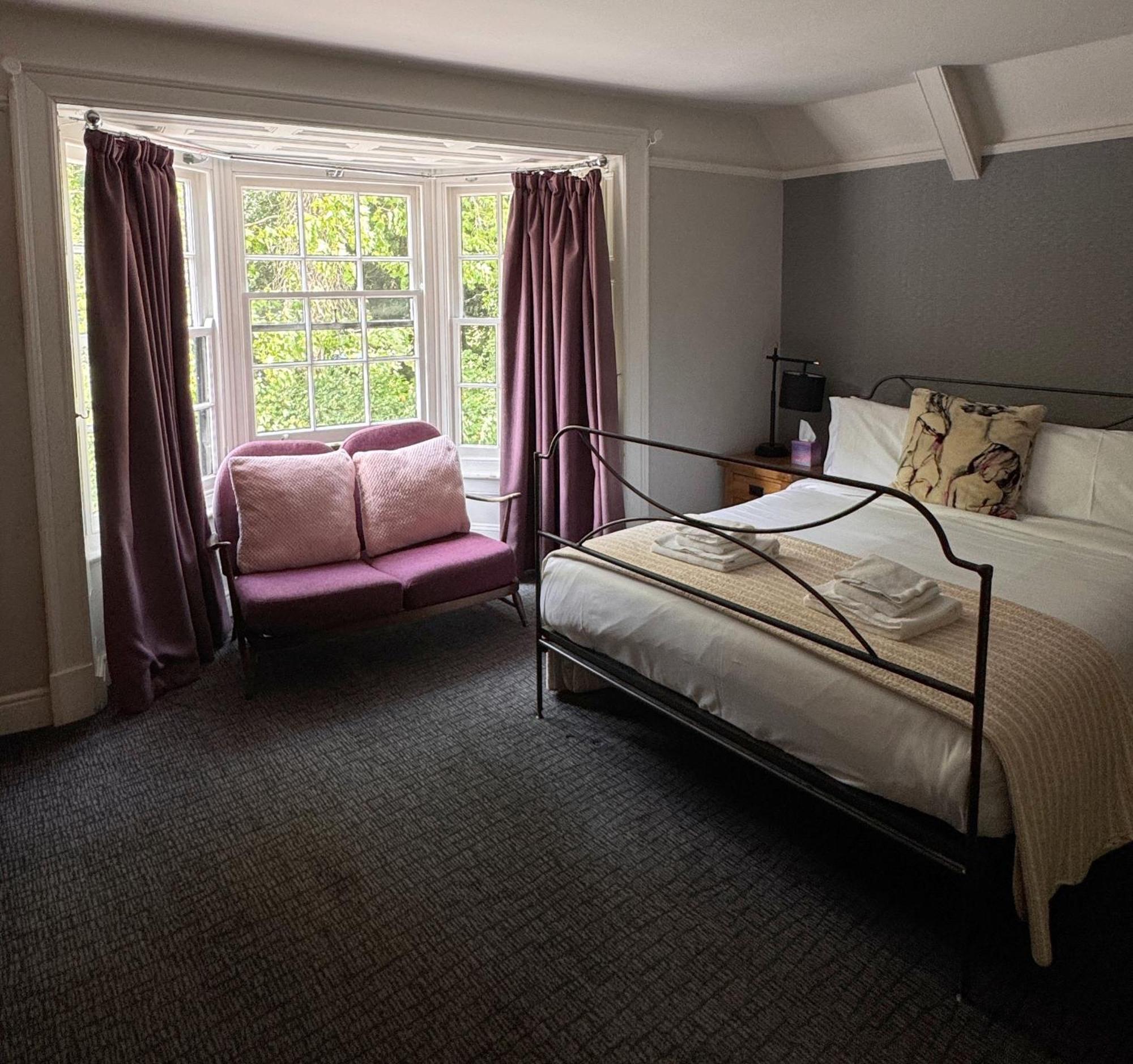 The Talbot And Apartment Iwerne Minster Buitenkant foto