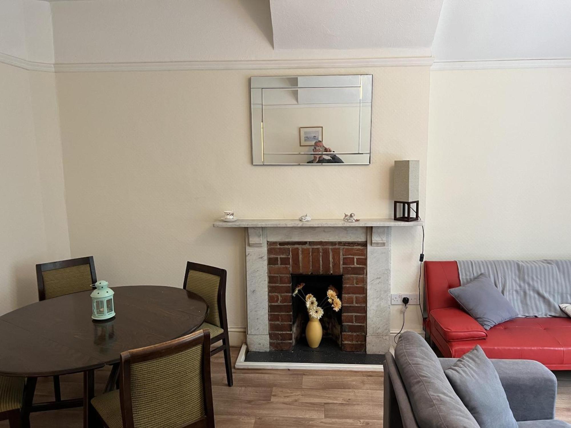 The Talbot And Apartment Iwerne Minster Buitenkant foto